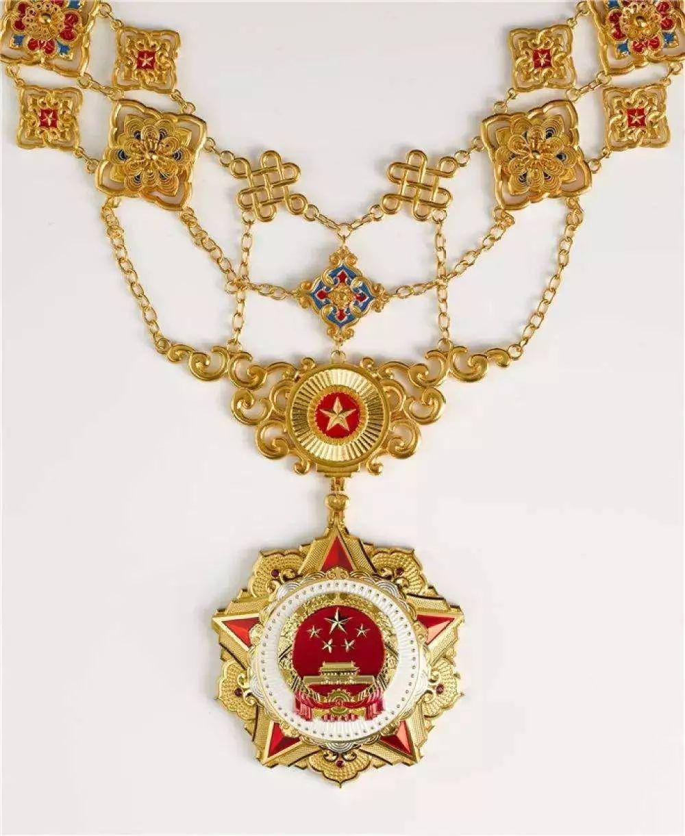 共和国勋章对后代的好处,传承荣誉与激励未来,共和国勋章的传承价值,激励后代,荣耀传承与未来展望