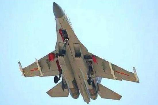 歼-16装备海军航空兵,新时代的海军战斗力飞跃,歼-16装备海军航空兵,新时代海军战斗力飙升的飞跃