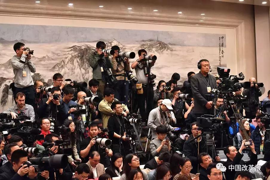 今日新闻简短内容,今日新闻简报,最新动态速递