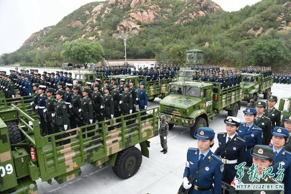 白求恩医疗方队与仪仗队女兵方队在训练场地的辉煌篇章,白求恩医疗方队与仪仗队女兵,训练场地的荣耀篇章