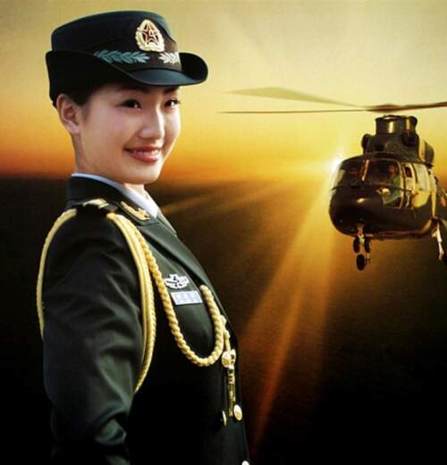 中国女兵照片大全高清,展现铿锵玫瑰的英勇风采,中国女兵高清照片大全,铿锵玫瑰的英勇风采展示