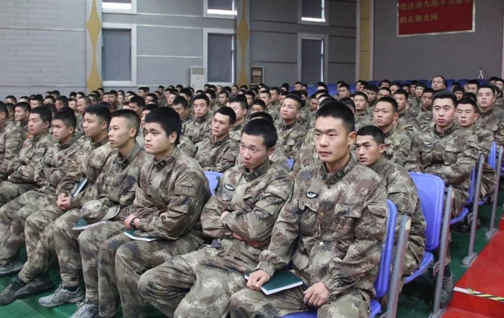 辽宁舰历任副舰长,见证中国海军的崛起与成长,辽宁舰历任副舰长见证海军崛起与成长历程