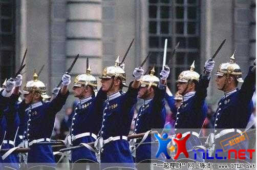 不同国家阅兵敬礼,文化、传统与荣耀的展现,全球阅兵礼仪,展现文化、传统与荣耀的盛举