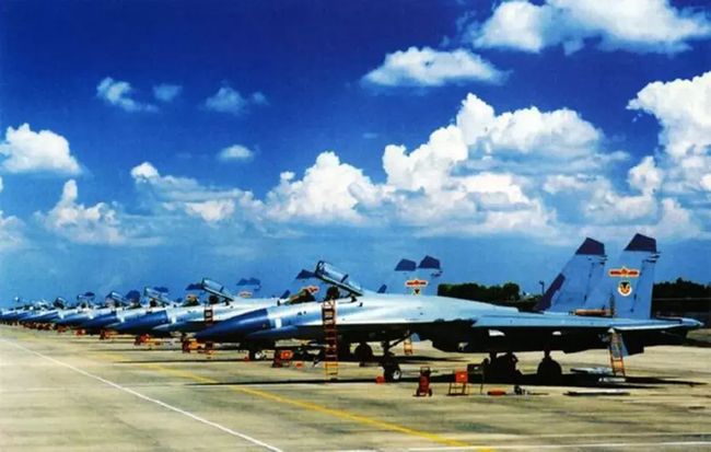 中国的苏-27战斗机是否已经退役?探讨其背景与影响,中国苏-27战斗机的退役背景与影响分析