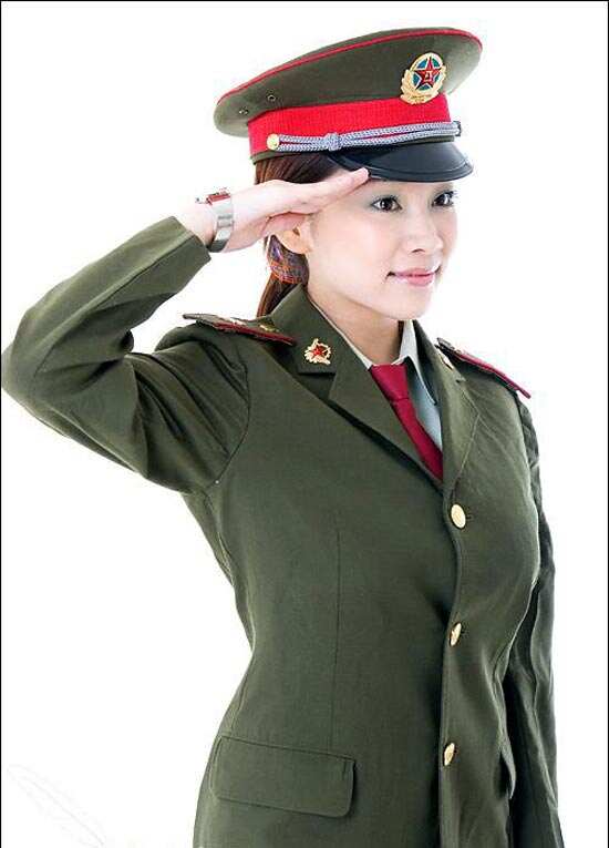 中国女兵最漂亮的照片图片,展现飒爽英姿与坚韧之美,中国女兵飒爽英姿与坚韧之美的绝美瞬间图片欣赏