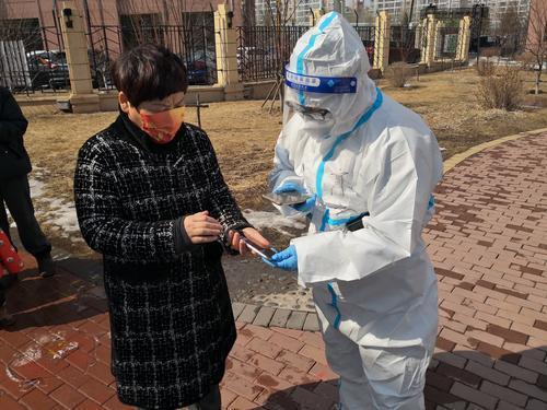 长春市民佩戴N95口罩的重要性及其影响,长春市民佩戴N95口罩的重要性及其社会影响分析