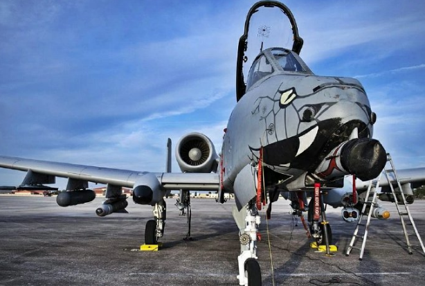 A-10攻击机机炮特写,战争中的空中霸主,A-10攻击机机炮,战争中的空中霸主特写