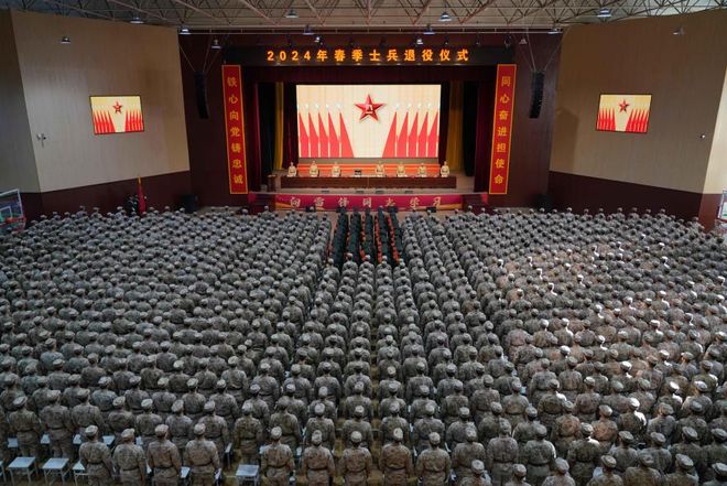 荣耀与传承,12集团军的军旗,荣耀与传承,12集团军军旗飘扬