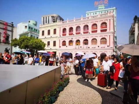 中国阅兵震撼港台反应，展现大国风采与军事实力，中国阅兵展现大国风采与军事实力，港台反应强烈