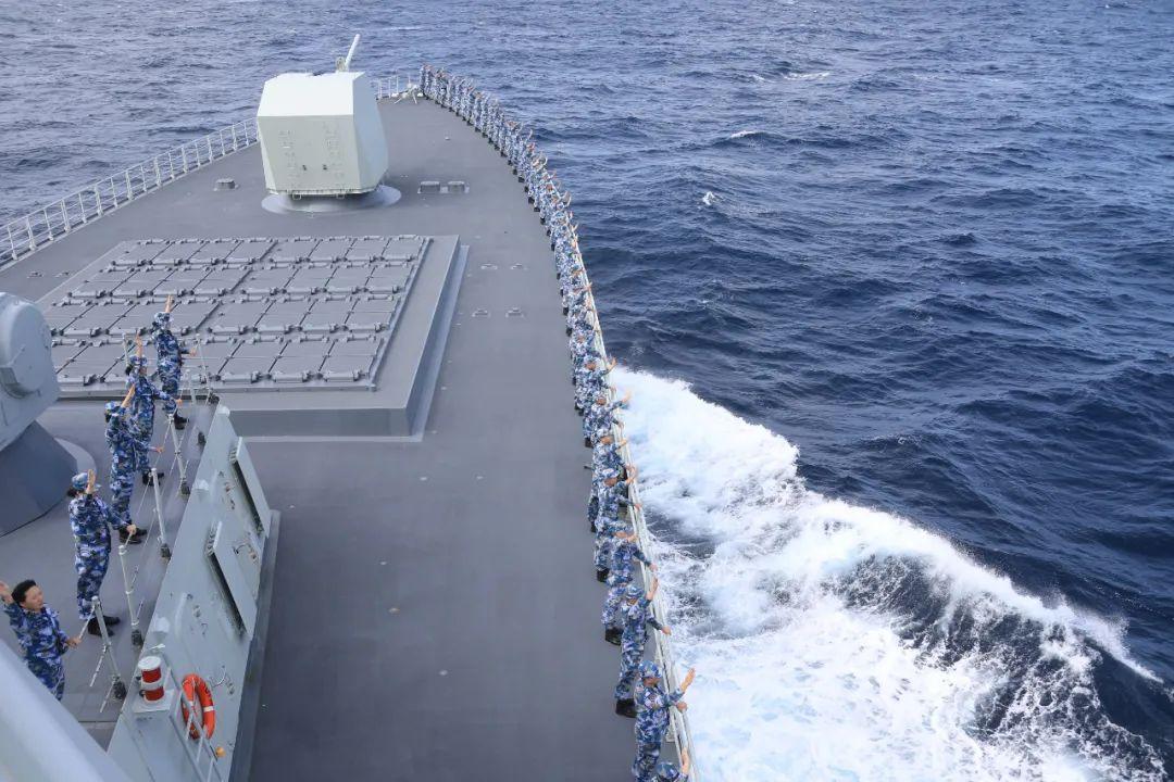 南昌舰的吨位及其意义,南昌舰的吨位及其战略意义解析