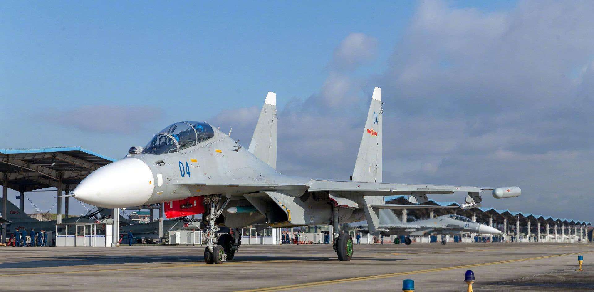 揭秘歼-16战斗机研发团队的幕后英雄,揭秘歼-16战斗机研发团队幕后英雄,研发精英的传奇之旅