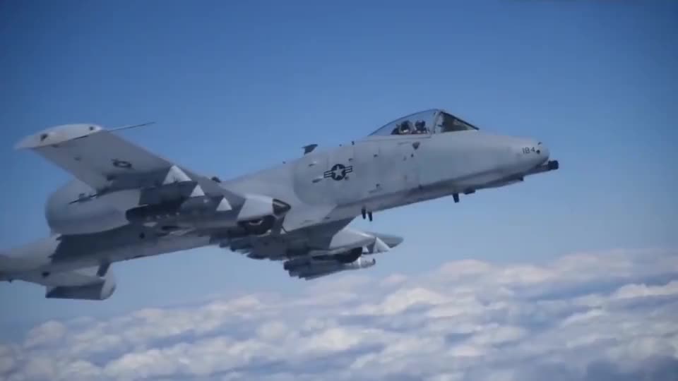 揭秘A-10攻击机被击落记录,战争中的挑战与战术应对,揭秘A-10攻击机的战争挑战与战术应对,被击落记录全解析