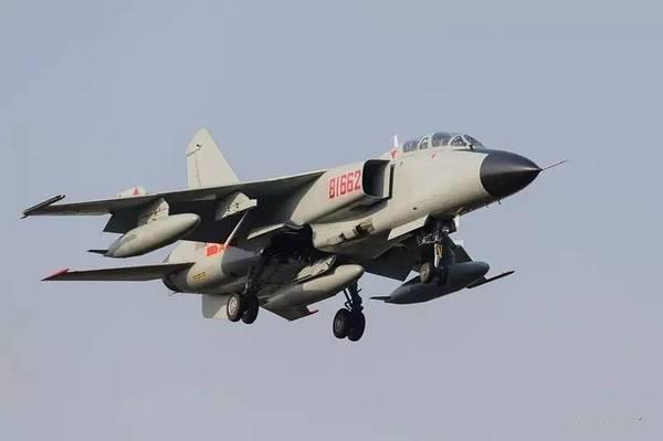 歼八中型战机,中国航空工业的骄傲,歼八中型战机,中国航空工业的辉煌骄傲