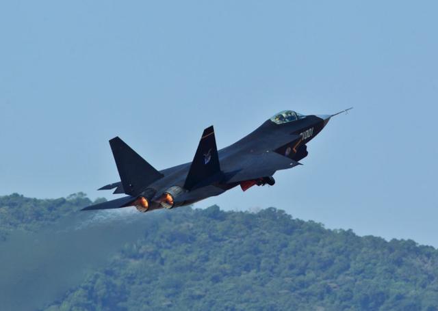 歼八中型战机,中国航空工业的骄傲,歼八中型战机,中国航空工业的辉煌骄傲