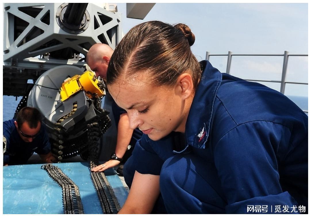 军舰女兵卡米楚,英勇与荣耀的象征,军舰女兵卡米楚,英勇荣耀的象征
