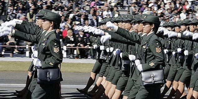 中国女兵早上好图片,展现力量与美丽的独特风采,中国女兵早上好,力量与美丽的独特风采展现