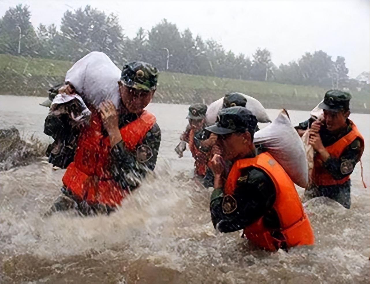 丁晓兵的多重职务与卓越贡献,丁晓兵的多重身份与卓越贡献概览