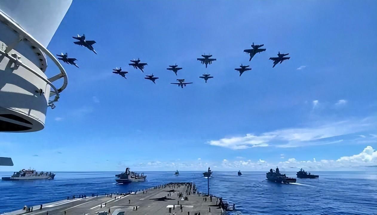 解放军舰队直冲美日战位,展示力量还是发出警告?,解放军舰队行动,力量展示还是向美日发出警告?