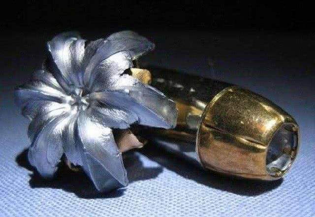 玻璃子弹为何被禁用,探究背后的原因与影响,玻璃子弹被禁背后的原因与影响探究