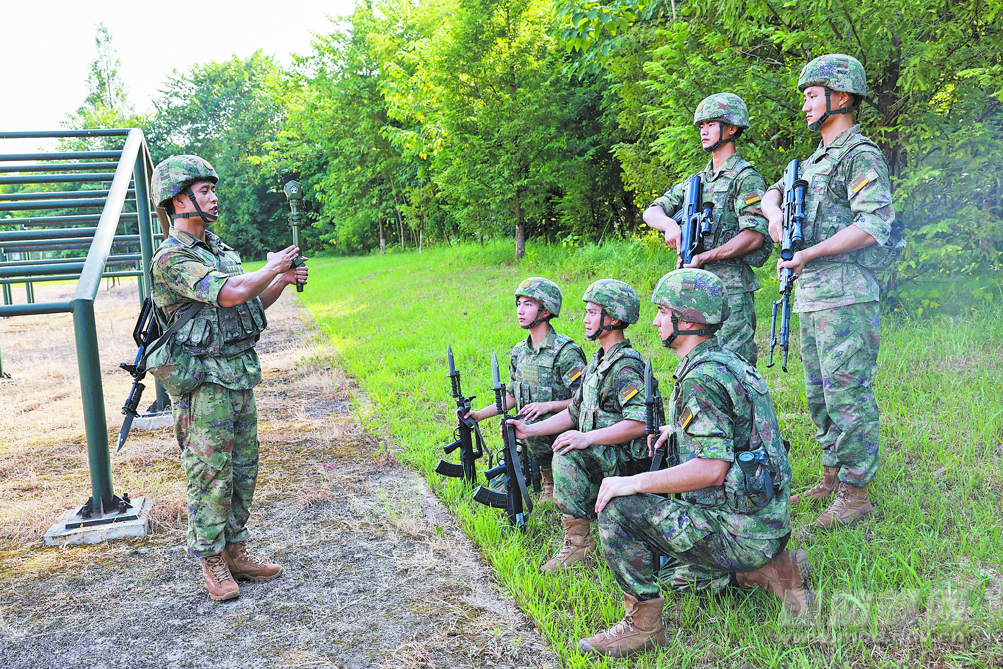 新兵训练,塑造精英之路,新兵训练,精英之路的锻造之旅