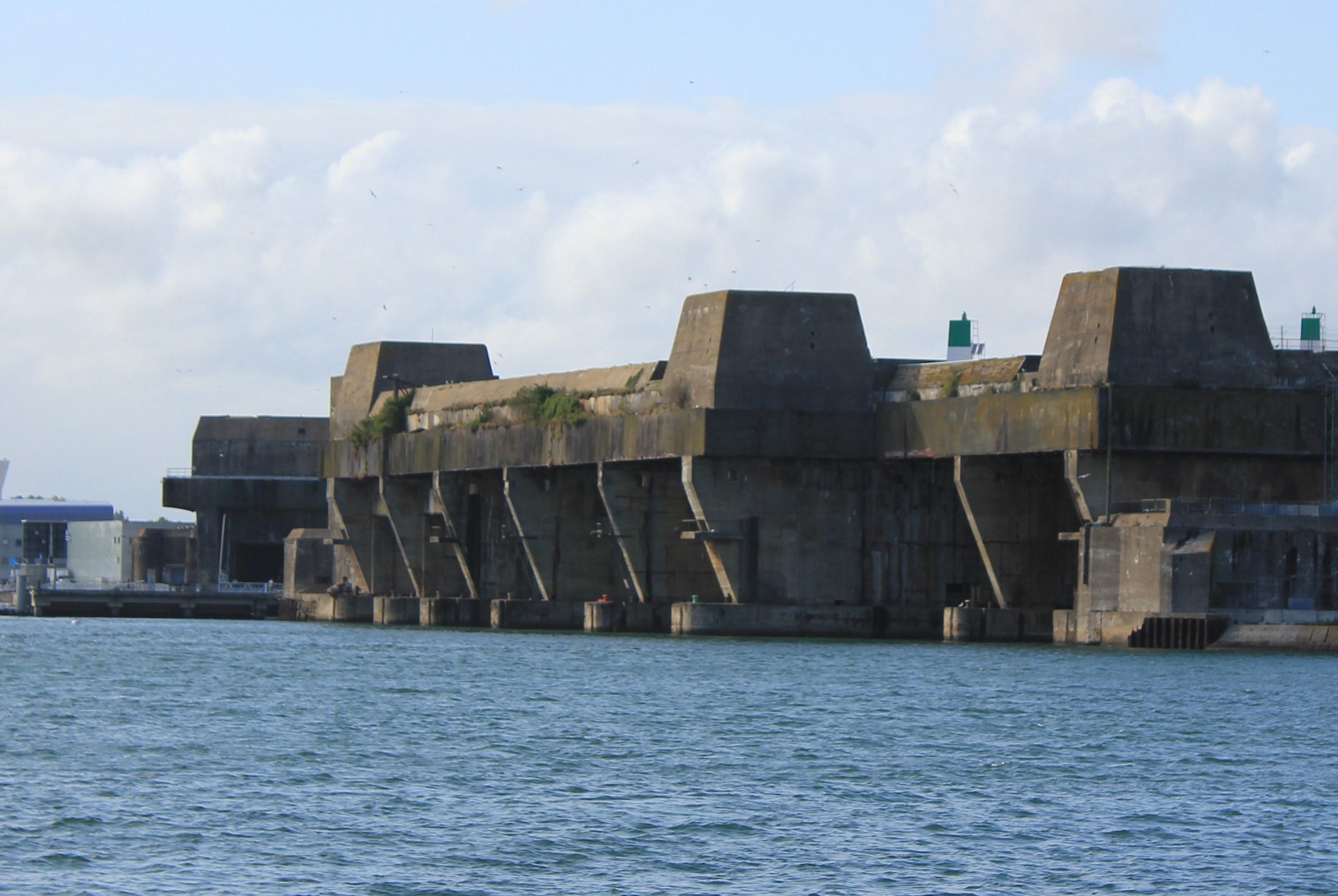 潜艇第一基地在哪,全球潜艇基地的地理分布与战略考量,全球潜艇基地地理分布与战略考量,第一基地的奥秘揭秘