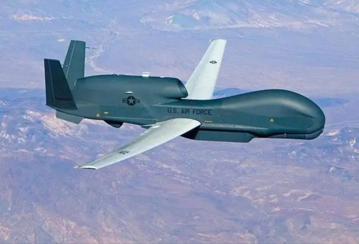 全球鹰无人机高度,探索无人航空技术的最前沿,全球鹰无人机高度揭秘,无人航空技术的最前沿探索