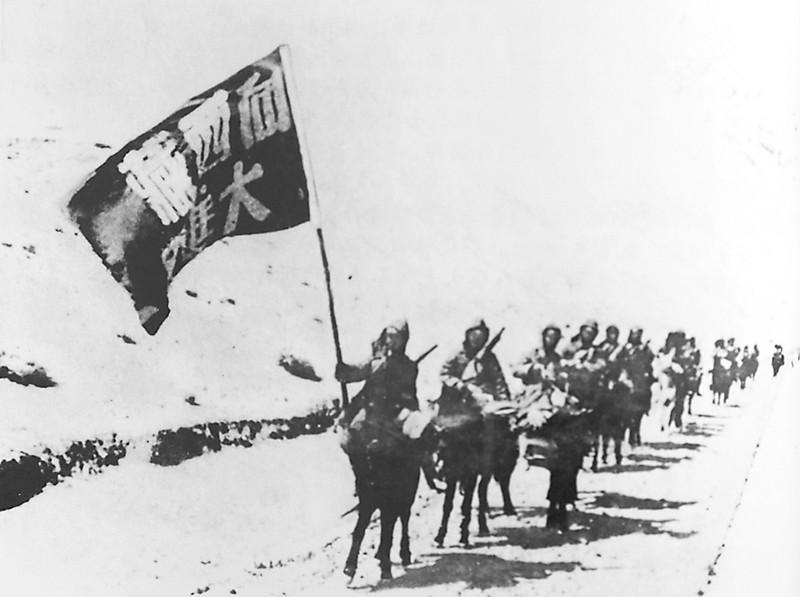 大学女生参军赴西藏,青春热血献边疆,大学女生赴西藏参军,青春热血边疆行