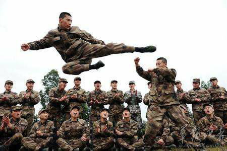 新兵被选为侦察兵，机遇与挑战并存，新兵入选侦察兵，机遇与挑战的交汇