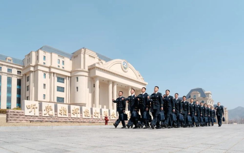 魏学义海军潜艇学院,培养精英人才的摇篮,魏学义海军潜艇学院,精英人才的培育摇篮