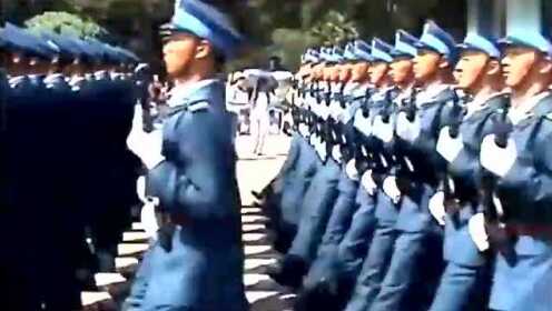 香巷阅兵式，传统与现代的交融，香巷阅兵式，传统与现代的完美交融