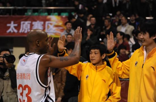 最新消息,马布里留在CBA有望,已接触一支球队洽谈未来合作,马布里有望留在CBA,已接触新球队洽谈合作未来