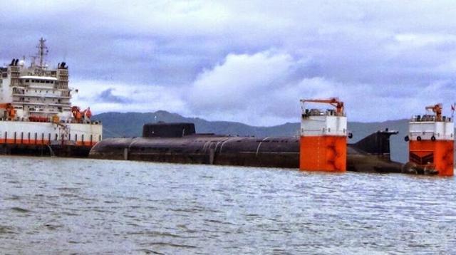 交通部广州打捞局华瑞龙半潜船，引领深海打捞新时代的巨擘，深海巨擘，交通部广州打捞局华瑞龙半潜船引领打捞新时代