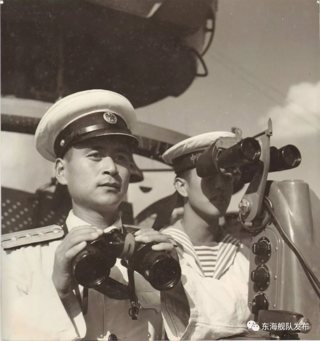 第一任舰长，荣耀与使命的承载者，第一任舰长，荣耀与使命的领航者