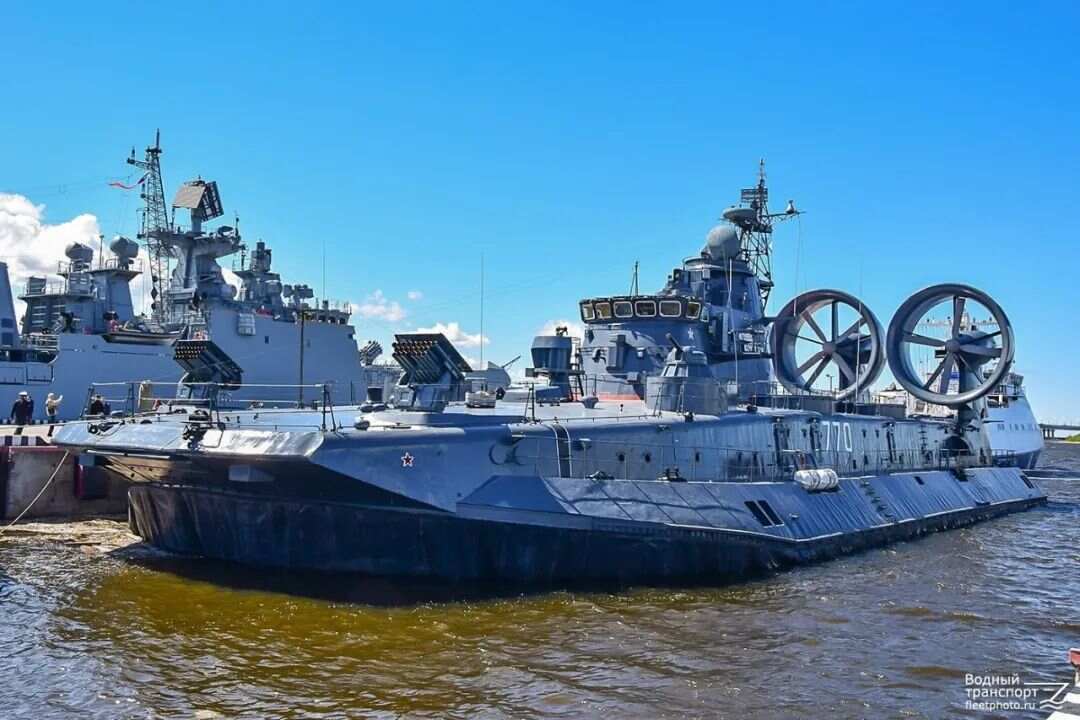 俄罗斯贼鸥级气垫登陆舰,探索未来两栖作战的新篇章,俄罗斯贼鸥级气垫登陆舰,开启未来两栖作战新纪元