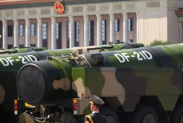 航母东风21D，中国海军力量的新里程碑，中国海军新里程碑，航母东风21D的力量展示