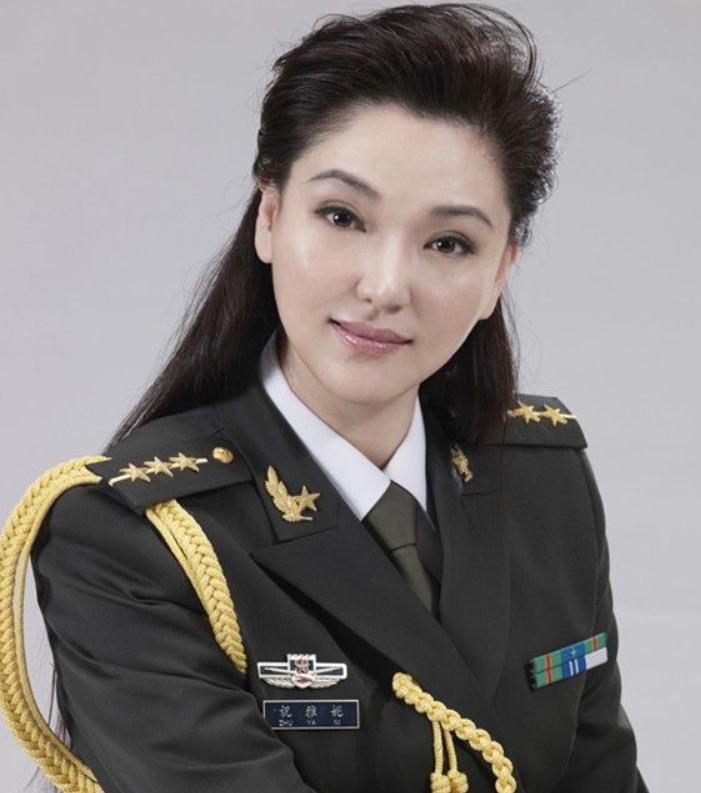 雅妮，军事节目主持人的风采，雅妮，军事节目主持人的魅力风采