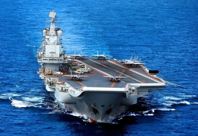 中国舰空母舰，走向深蓝，展现大国力量，中国航母走向深蓝，展现大国力量风采
