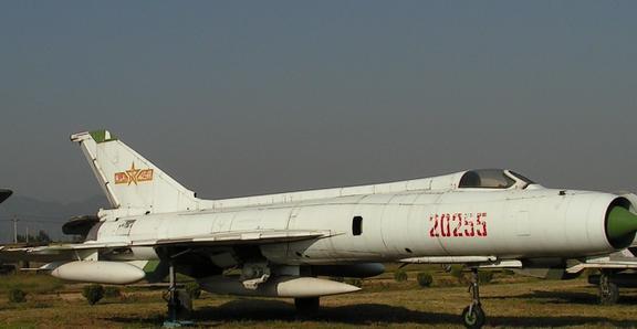 歼八战斗机的驾驶舱简介,歼八战斗机驾驶舱概览