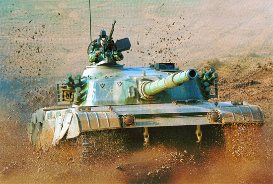 中国96式主战坦克，钢铁巨人的长路历程，中国96式主战坦克，钢铁巨人的历程之路