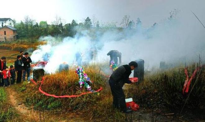 清明节能否上坟，传统习俗与现代考量，清明节能否上坟，传统习俗与现代的权衡考量