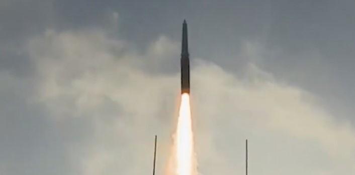 揭秘中国海军的利器,052D型导弹驱逐舰装备万发炮,揭秘中国海军利器,052D型导弹驱逐舰的万发炮装备